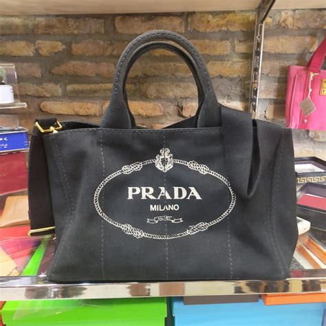 borsa prada nera interno rosso|Prada Livermore.